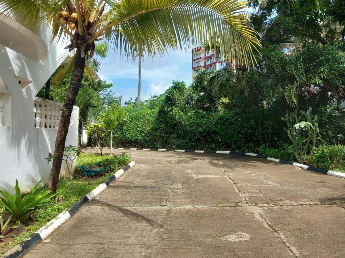 Maasai * Mombasa